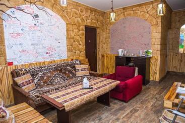 هاستل Mini House