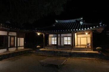 تختخواب و صبحانه Okyeon Jeongsa