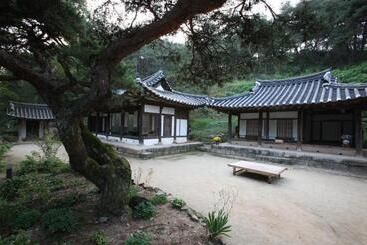 تختخواب و صبحانه Okyeon Jeongsa