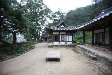 تختخواب و صبحانه Okyeon Jeongsa