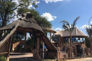 هتل African Home