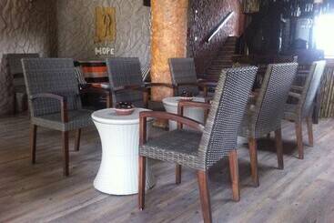 هتل African Home