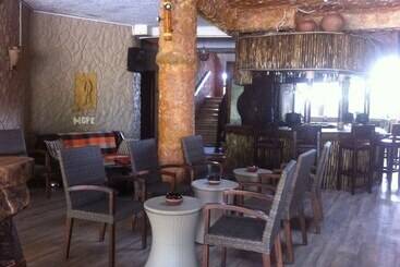 هتل African Home