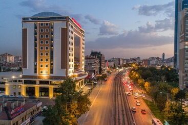 Bayir Diamond  & Convention Center Konya - קוניה