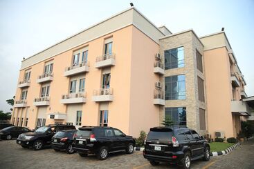 هتل Best Western Plus By Bayse Ltd