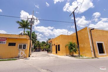 هتل Los Arcos