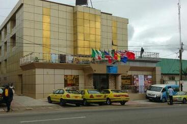 هتل Mbayaville