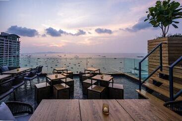 Mytt Hotel Pattaya   Sha Extra Plus