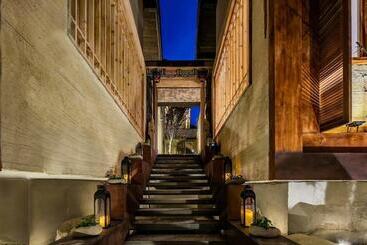 هتل Shangrila Karesansui