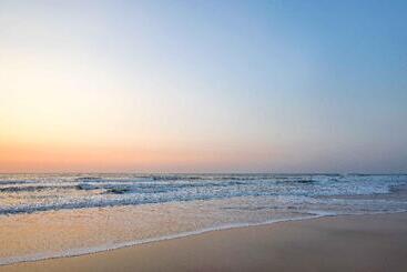 استراحتگاه Oceanami Villas & Beach Club  Managed By Oceanami Group