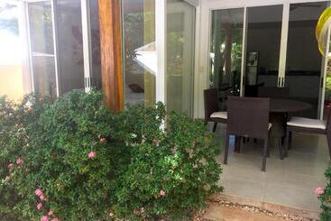 The Breeze Hotel & Villas