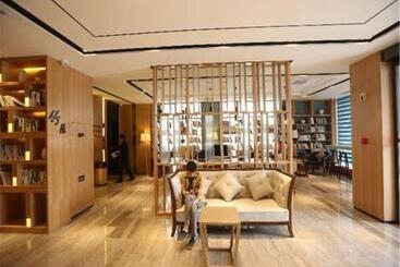 Atour Hotel Shuangyong Ave