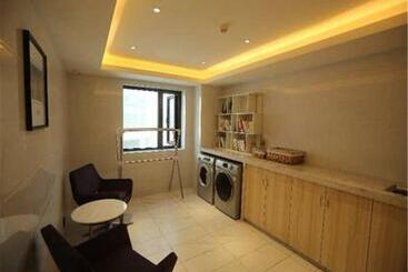 Atour Hotel Shuangyong Ave