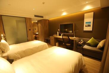 Atour Hotel Shuangyong Ave
