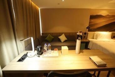 Atour Hotel Shuangyong Ave