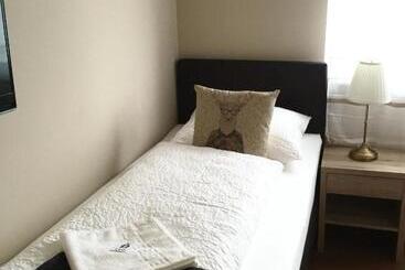 مبيت وإفطار Cafe Restaurant Leo