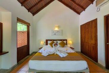 Ehalagala Lake Resort