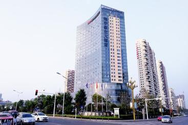 هتل Howard Johnson Xiangyu Plaza Linyi