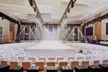 هتل Howard Johnson Xiangyu Plaza Linyi