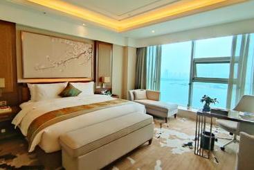 هتل Howard Johnson Xiangyu Plaza Linyi