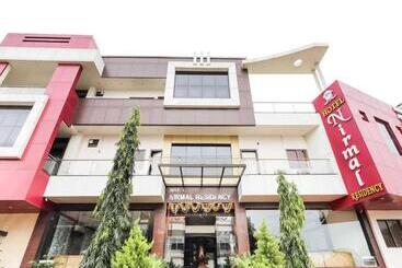 ホテル Super Townhouse Lalghati Near Airport