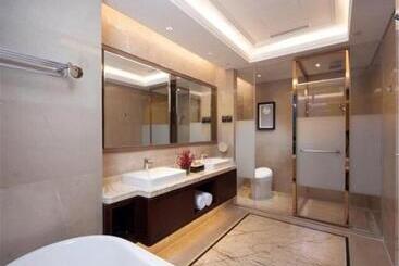 هتل Ramada Jinan