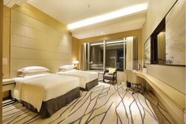 Fliport Wutong Hotel Free Welcome Fruit & Near Exhibition Center