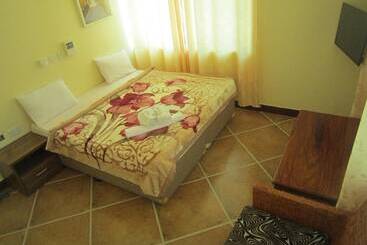 New Fq Motel