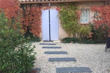 تختخواب و صبحانه Le Jardin De Celina
