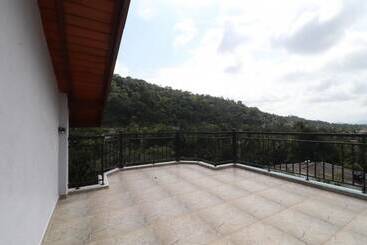 ベッドアンドブレックファースト Slightly Chilled Forest Villa