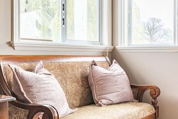 Fraser River Richmond Bed And Breakfast