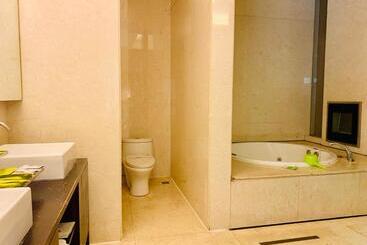 Her Home Spa Motel Chiayi