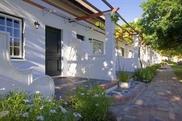 هتل Laborie Estate