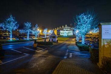 هتل Sandown Park Lodge