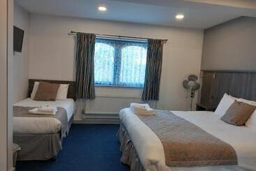 هتل Sandown Park Lodge