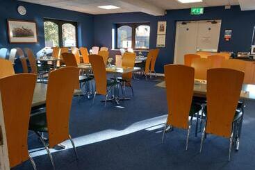 هتل Sandown Park Lodge