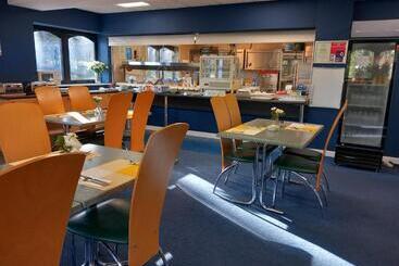 هتل Sandown Park Lodge