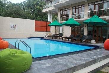 هتل Sanu Lagoon Resort & Spa
