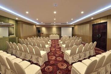 هتل The Sya Regency Palu By Soasia