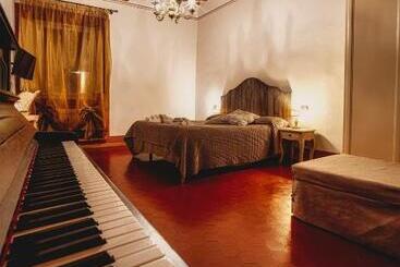 تختخواب و صبحانه De Montetini