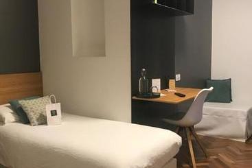 تختخواب و صبحانه Lainez Rooms & Suites