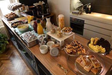 تختخواب و صبحانه Lainez Rooms & Suites