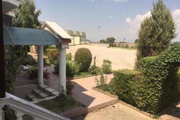 هتل Villa Kabashi
