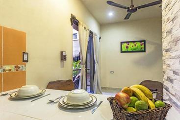 هتل Moon Dreams Villas El Jardin