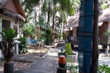 استراحتگاه Cfun Cottages