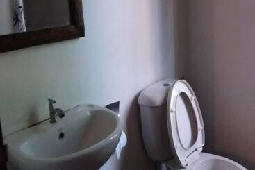 استراحتگاه Cfun Cottages