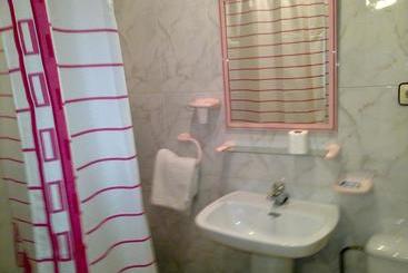 هاستل Hostal Asensio Nijar