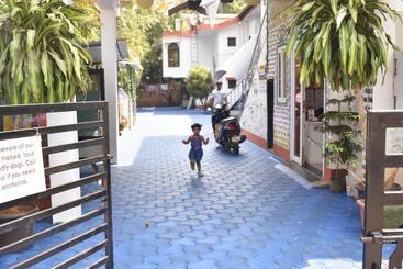 Athi Resorts