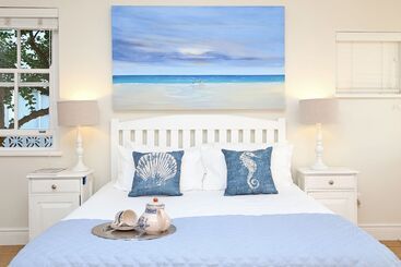 تختخواب و صبحانه Shore S Edge