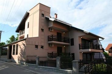 تختخواب و صبحانه Vila Prica